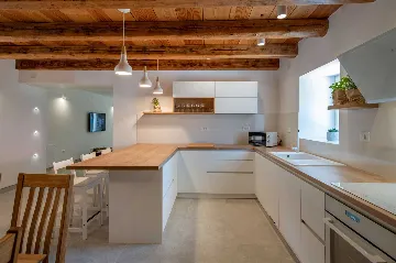 House with Pool and Rooftop Terrace in Pazin