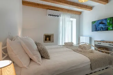 House with Pool and Rooftop Terrace in Pazin