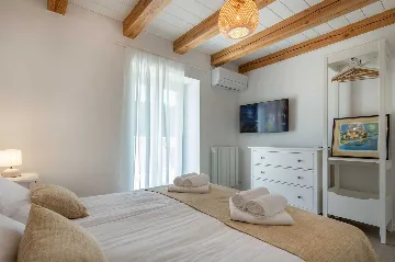 House with Pool and Rooftop Terrace in Pazin