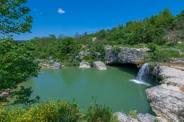 House with Pool and Rooftop Terrace in Pazin