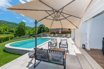 House with Pool and Rooftop Terrace in Pazin