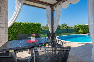 2-Bedroom Apartment in Umag with Private Pool