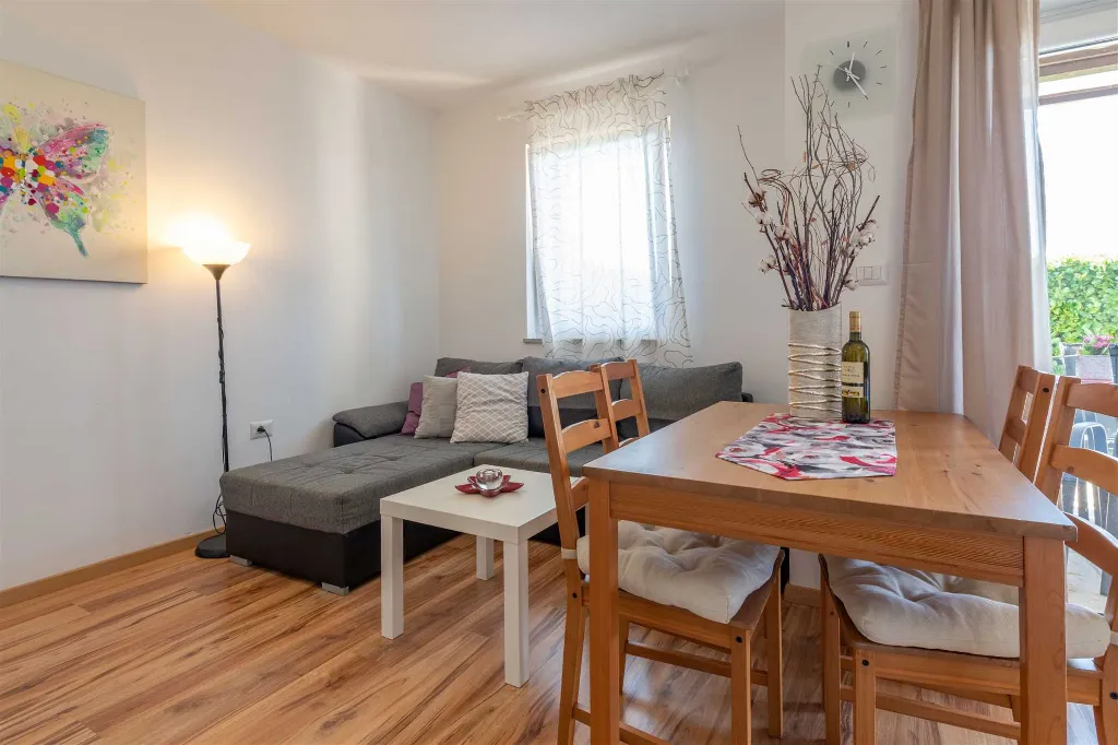 2-Bedroom Apartment in Umag with Private Pool