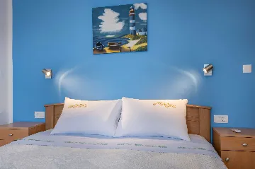 3-Bedroom House with Pool in Pićan