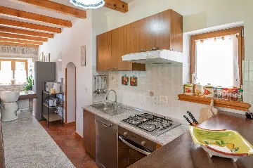 3-Bedroom House with Pool in Pićan