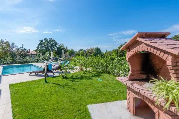 Private Pool Villa in Nedešćina for up to 8