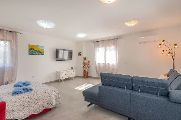 Private Pool Villa in Nedešćina for up to 8