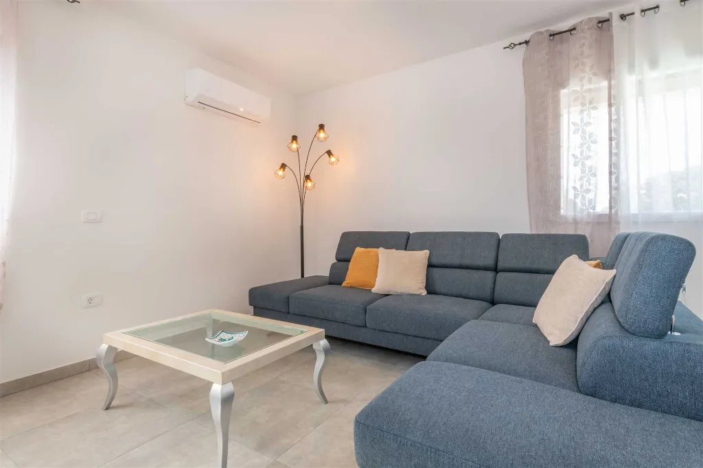 Private Pool Villa in Nedešćina for up to 8