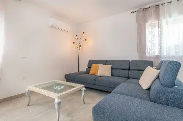 Private Pool Villa in Nedešćina for up to 8