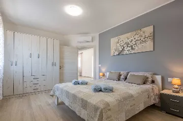 Private Pool Villa in Nedešćina for up to 8