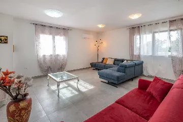 Private Pool Villa in Nedešćina for up to 8