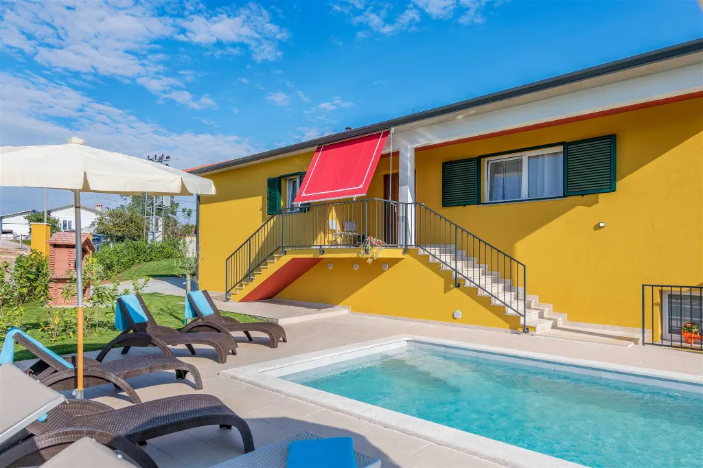 Private Pool Villa in Nedešćina for up to 8