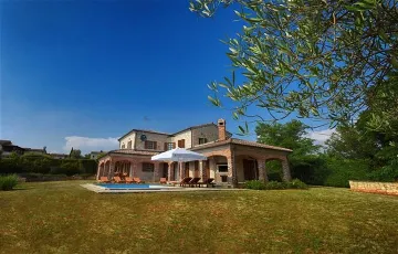 Spacious 4-Bedroom Villa in Sveti Lovreč