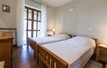 Spacious 4-Bedroom Villa in Sveti Lovreč