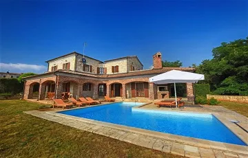 Spacious 4-Bedroom Villa in Sveti Lovreč
