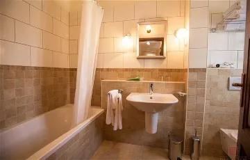 Spacious 4-Bedroom Villa in Sveti Lovreč