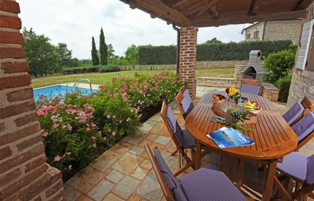 Sveti Lovreč Villa with Adriatic Sea Views
