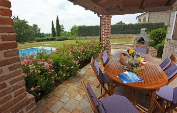 Sveti Lovreč Villa with Adriatic Sea Views