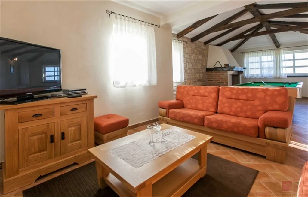 Sveti Lovreč Villa with Adriatic Sea Views