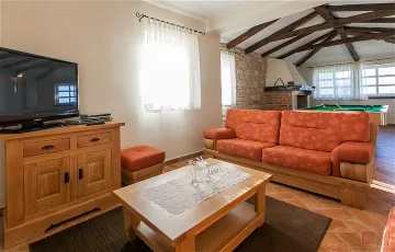 Sveti Lovreč Villa with Adriatic Sea Views