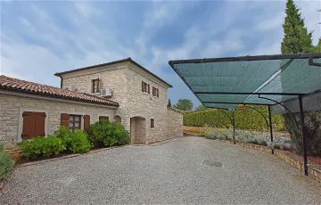 3-Bedroom Villa with Pool & Sea Views in Sveti Lovreč