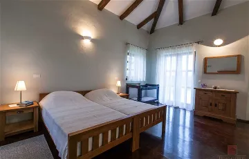 3-Bedroom Villa with Pool & Sea Views in Sveti Lovreč