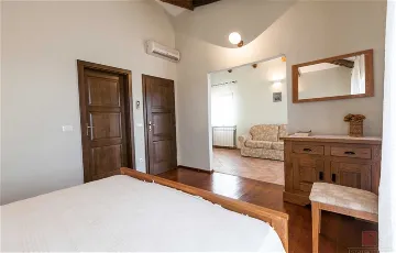 3-Bedroom Villa with Pool & Sea Views in Sveti Lovreč