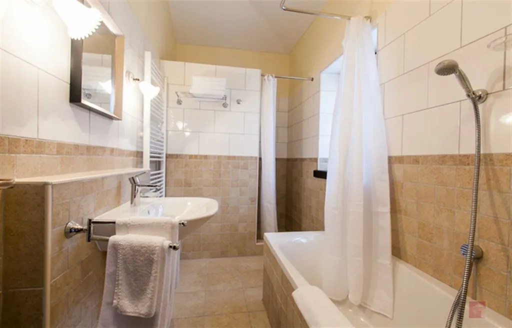 3-Bedroom Villa with Pool & Sea Views in Sveti Lovreč