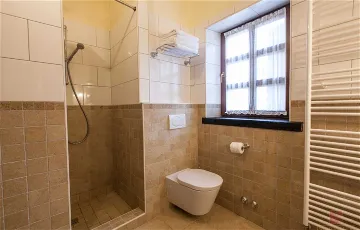 3-Bedroom Villa with Pool & Sea Views in Sveti Lovreč