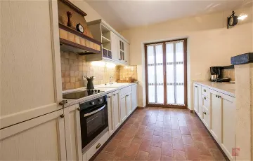 3-Bedroom Villa with Pool & Sea Views in Sveti Lovreč