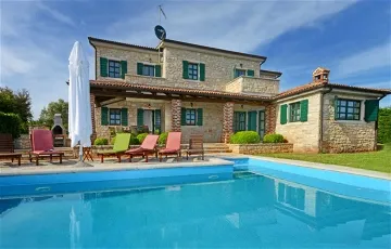 4-Bedroom Villa in Sveti Lovreč for 8 Guests