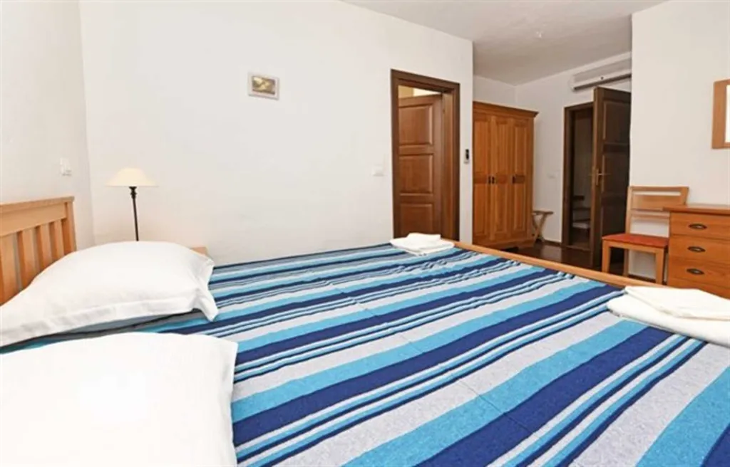 4-Bedroom Villa in Sveti Lovreč for 8 Guests