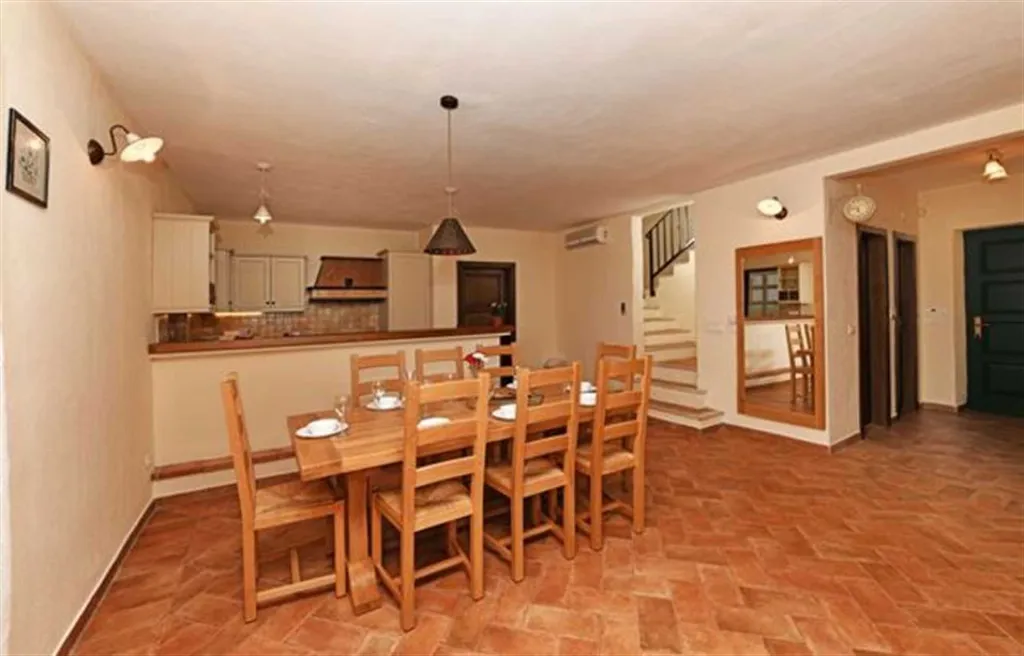 4-Bedroom Villa in Sveti Lovreč for 8 Guests