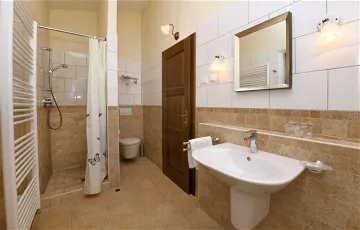 4-Bedroom Villa in Sveti Lovreč for 8 Guests