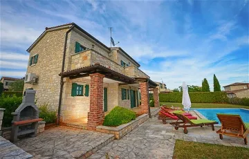 Family Villa with 4 Bedrooms in Sveti Lovreč