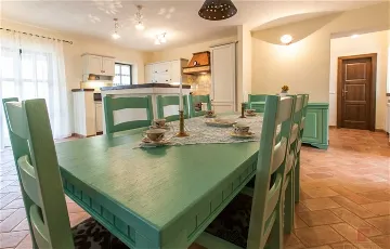 Family Villa with 4 Bedrooms in Sveti Lovreč