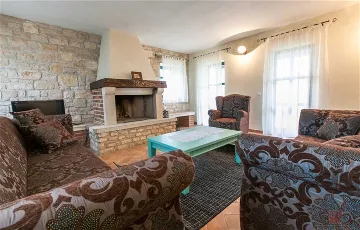 Family Villa with 4 Bedrooms in Sveti Lovreč