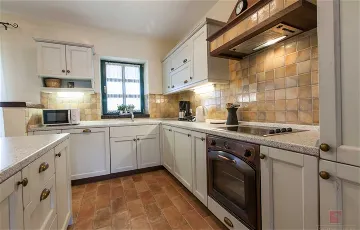 Family Villa with 4 Bedrooms in Sveti Lovreč