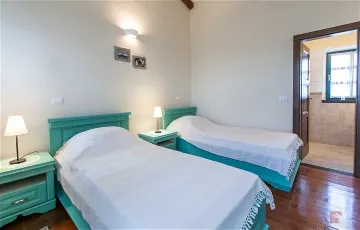 Family Villa with 4 Bedrooms in Sveti Lovreč