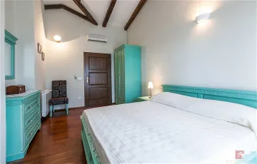 Family Villa with 4 Bedrooms in Sveti Lovreč