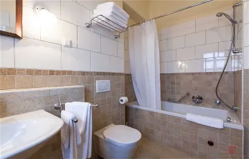 Family Villa with 4 Bedrooms in Sveti Lovreč