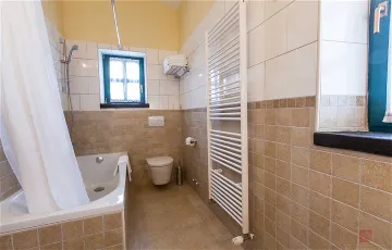 Family Villa with 4 Bedrooms in Sveti Lovreč