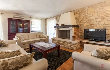 Traditional Istrian Villa for 8 in Sveti Lovreč