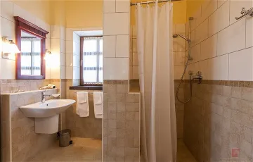 Traditional Istrian Villa for 8 in Sveti Lovreč