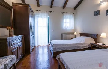 4-Bedroom Villa in Sveti Lovreč for 8 Guests