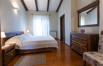 4-Bedroom Villa in Sveti Lovreč for 8 Guests