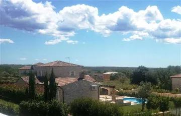 4-Bedroom Villa in Sveti Lovreč for 8 Guests