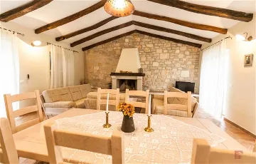 4-Bedroom Villa in Sveti Lovreč for 8 Guests