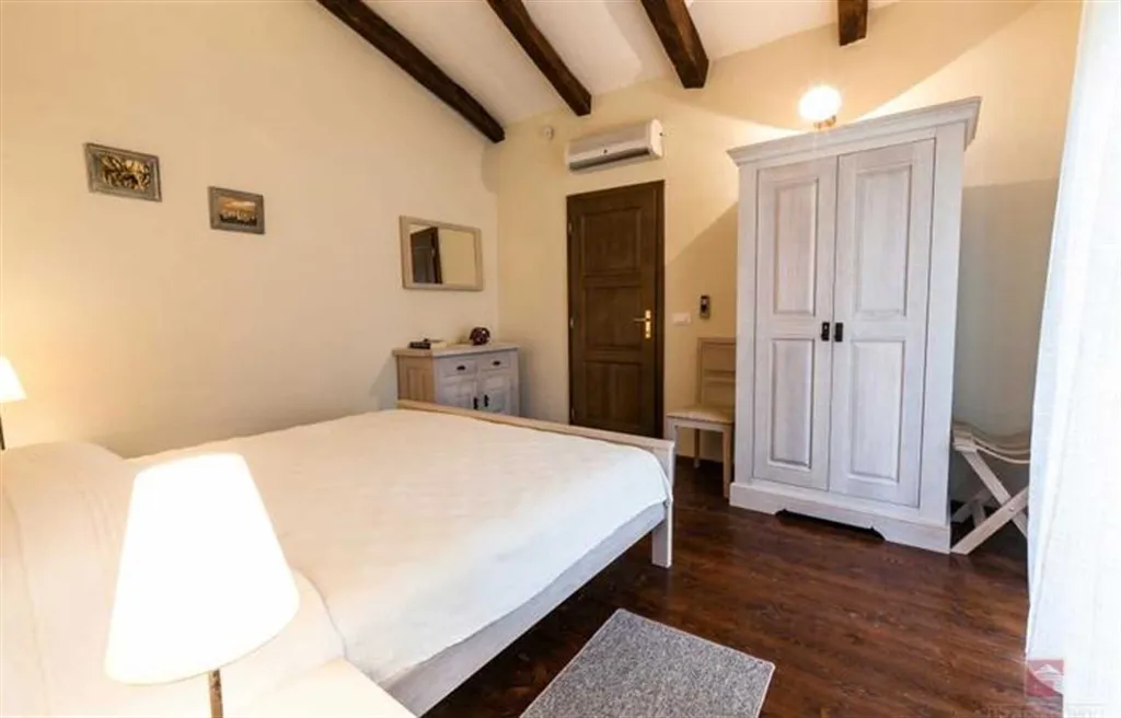 4-Bedroom Villa in Sveti Lovreč for 8 Guests