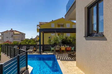 Air-Conditioned Villa in Vodice for Up to 10 Guests